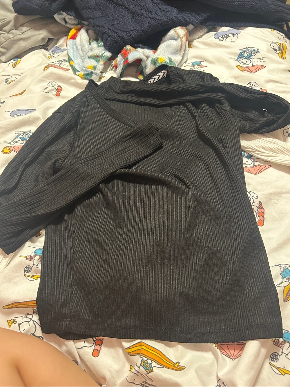 Women’s Black and White Ribbed Long-Sleeve Sweaters